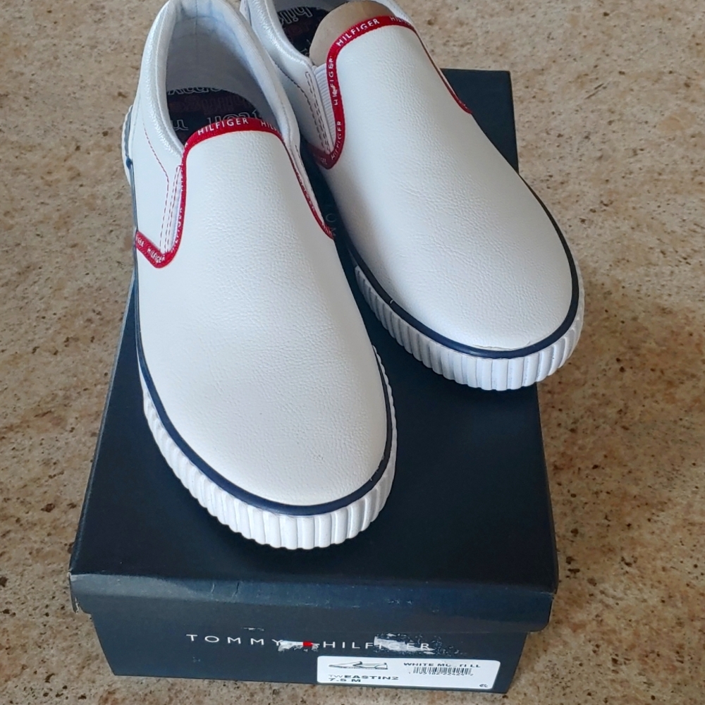 Tommy Hilfiger women's tennis shoes White 7 1/2